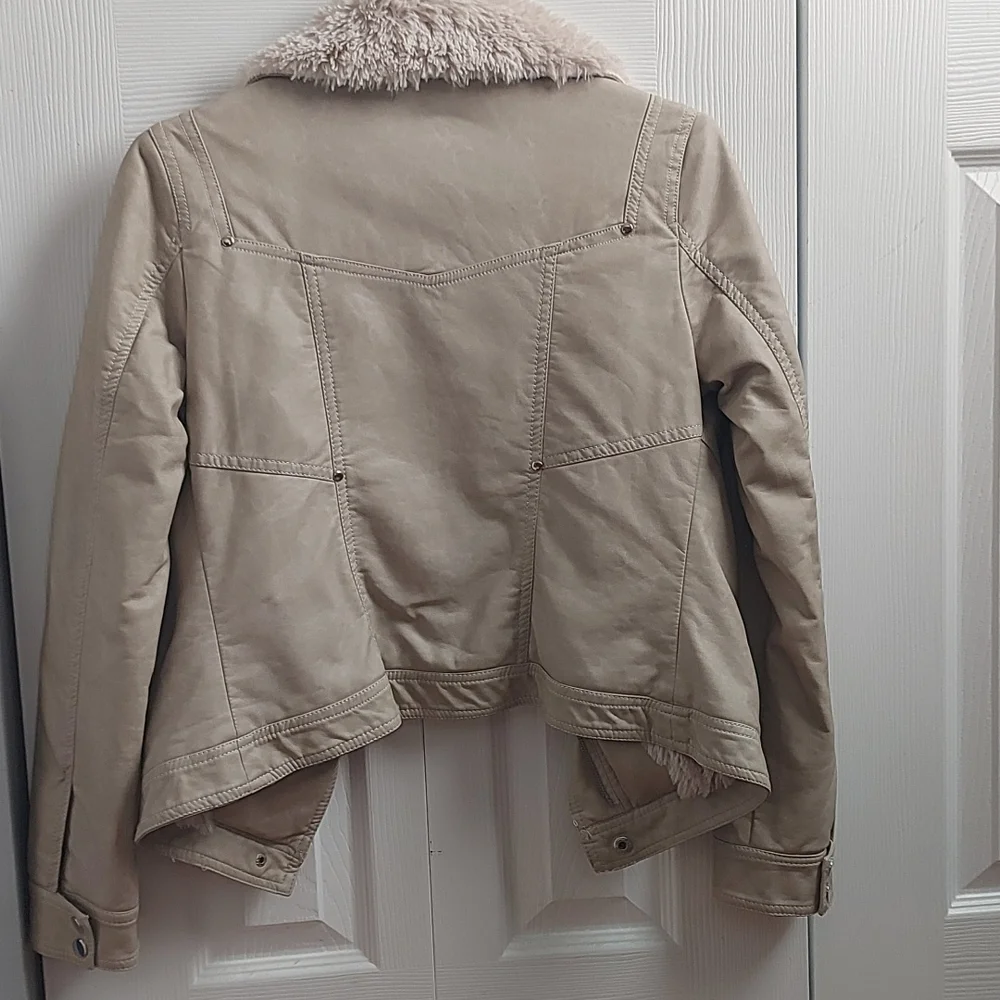 Jacket - Picture 3 of 7